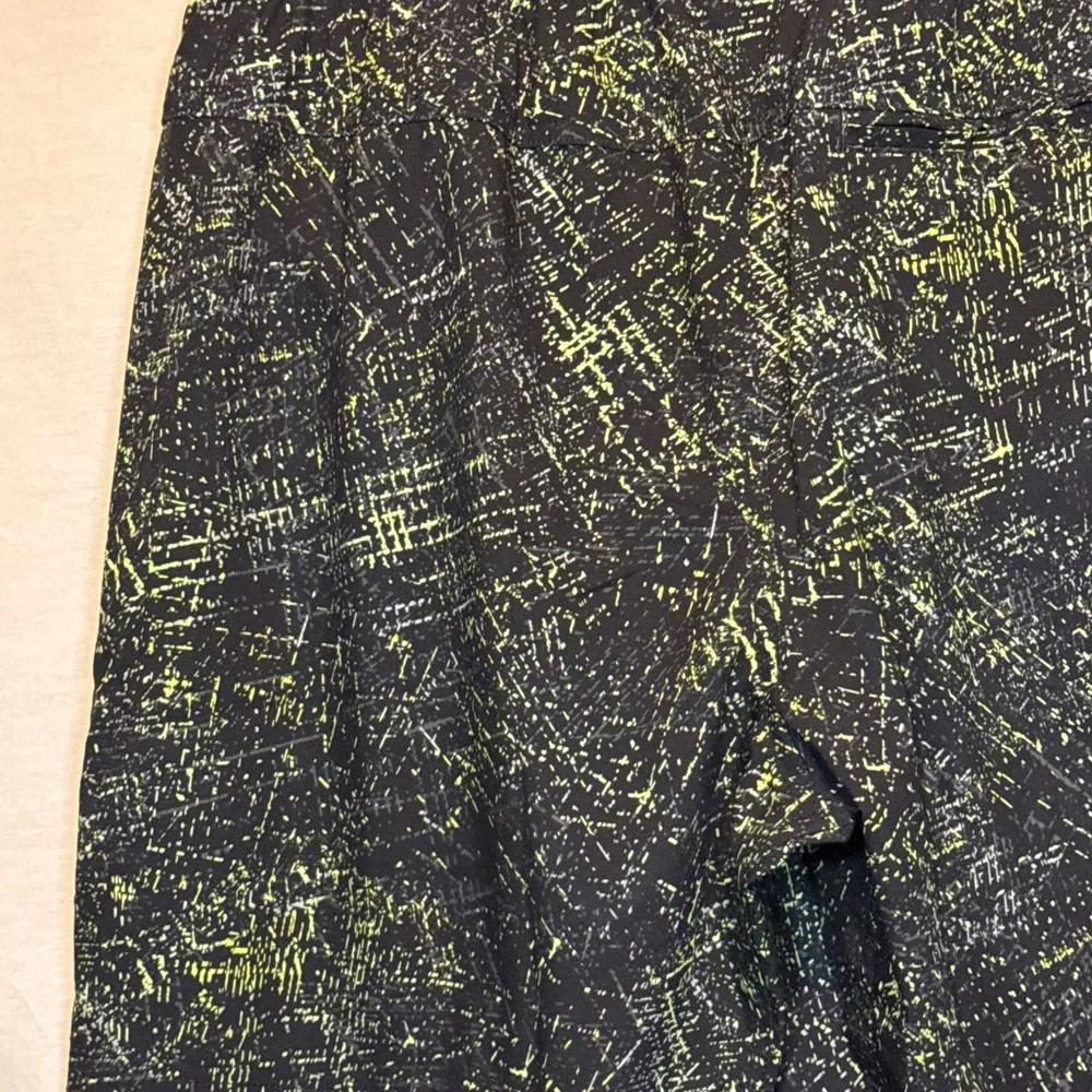 G-126 Men’s George NWT Black & Green Elastic Waist Lined‎ Swim Trunks Size 32/34